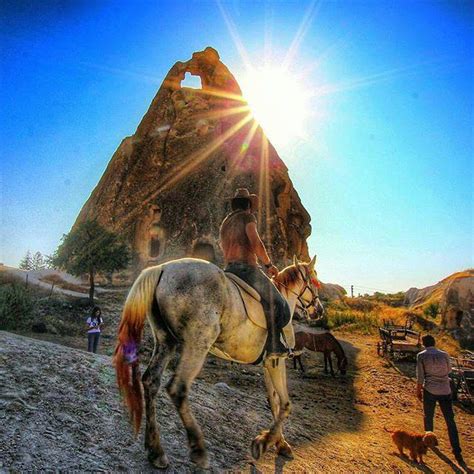 Bu videoyu izleyip kapadokya hakkında detaylı. Kapadokya At Turları (At Biniciliği)