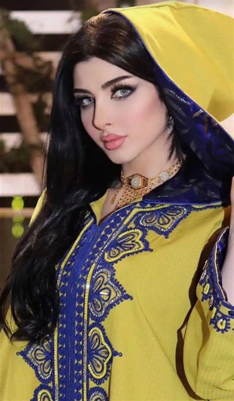 pin by 𓄃 on model arabian women beautiful arab women stunning girls