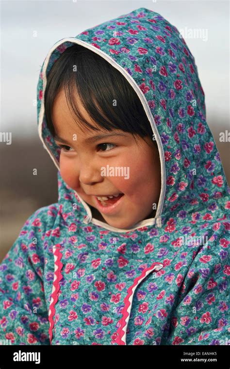 Yupik Alaska Child Hi Res Stock Photography And Images Alamy