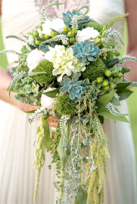 However, the first bouquets to come to mind are always those with a statement flower turning up the volume on. Pin by Pam Thomas on Flowers | Rustic bridal bouquets ...
