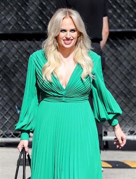 Rebel Wilson Stuns In Plunging Green Dress For ‘jimmy Kimmel