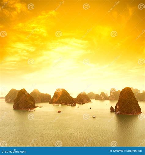 Vietnam Halong Bay Beautiful Sunset Landscape Stock Image Image Of