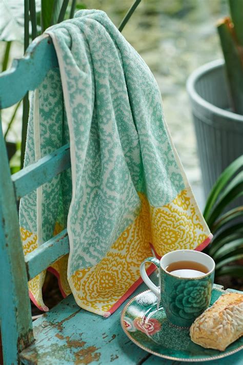 112m consumers helped this year. XL Bath towel Jacquard Check Light blue 70x140 cm | Pip ...