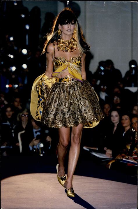 Linda Evangelistagianni Versace Couture 1992 Grunge Look 90s Grunge