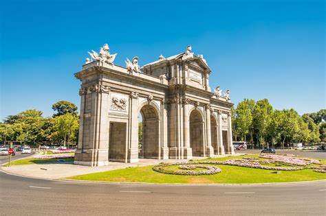 Puerta De Alcalá In Madrid Take Photos At A Treasured City Monument