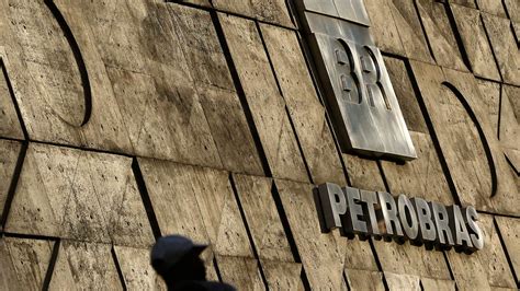 La brasileña Petrobras registra pérdidas por tercer año consecutivo