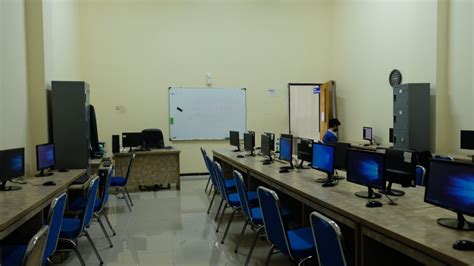 Lab Komputer Fakultas Teknik