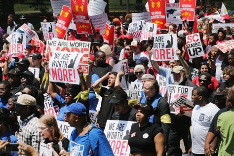 13 Powerful Photos Of Mcdonalds Workers Protesting For Better Pay Huffpost