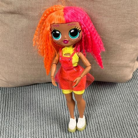 Lol Surprise Toys Lol Surprise Omg Neonlicious 9 Fashion Doll