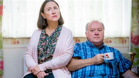 Two Doors Down 2022 Start Date Confirmed For New Episodes On Bbc Two Tellymix
