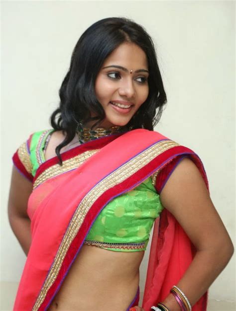 Kerala Mallu Cheating Aunty House Wife Mitra Hot In Red Saree Pallu