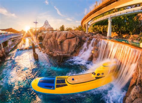 Top 10 Disneyland Attractions - Disney Tourist Blog