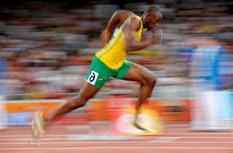 Usain bolt is current the world recored holder in the 100 meter dash with a time of 9.58 meters. #TanyaSaintis-Mampukah Saya Berlari Sepantas Usain Bolt ...