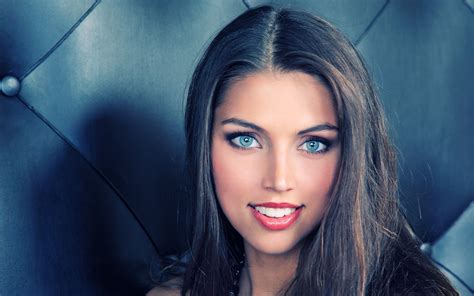 Smiling Brunette Blue Eyes Women Face Valentina