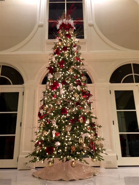 10 Red White And Green Christmas Tree