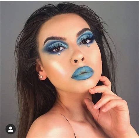 20 Ways To Wear Blue Lipstick The Glossychic Blue Lipstick Blue Lipstick Makeup Blue