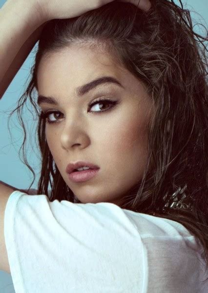 Fan Casting Hailee Steinfeld As Supergirl In Justice League The
