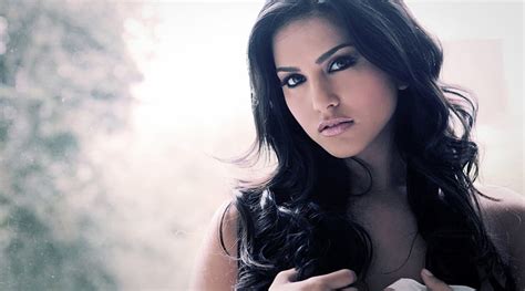 P Free Download Sunny Leone Karenjit Kaur Vohra Babe Model Bollywood Woman Karen