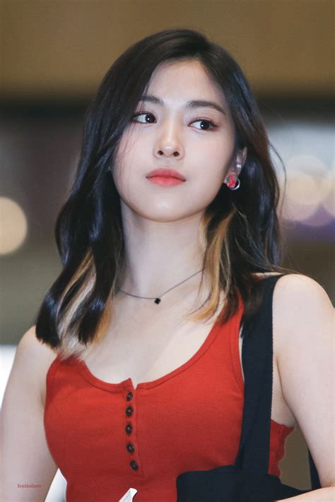 Jun 24, 2021 · yoo na bi (han so hee) is a university art major who just got out of a toxic relationship, and park jae eon is the strikingly handsome fellow she falls in love with after a chance encounter in a bar. Actress Han So Hee Goes Viral for Looking Just Like ITZY's Ryujin - Koreaboo