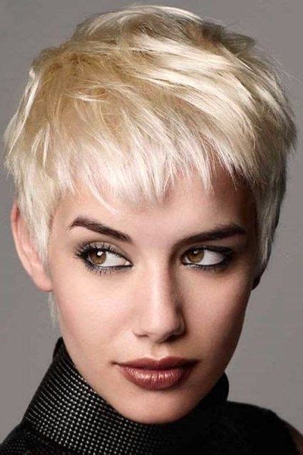 20 Lovely Short Haircut Ideas Pixie Haircut For Round Faces Long