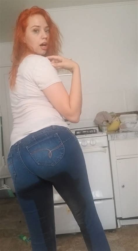 Wet Scotsbabe Loves Wet Women On Twitter Looking In Amazement At Her Peed Jeans PeedHerself