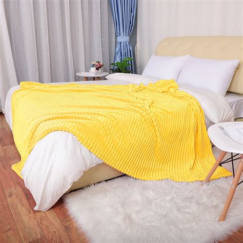 Soft Microplush Velvet Blanket - Luxurious Fuzzy Fleece Throw - All ...