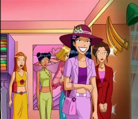 Pin By Gio On Outfits Drawings Spy Outfit Totally Spies Early 2000s