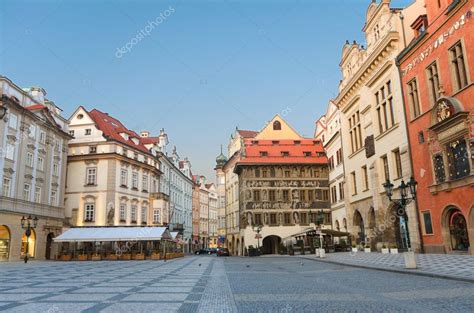 Východ a západ slnka pre lokalitu praha: Východ slunce na náměstí je Staroměstská (staré náměstí ...