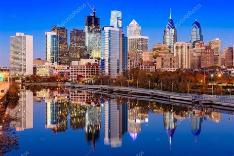 Philadelphia Pennsylvania Skyline — Stock Photo © Sepavone 131946868