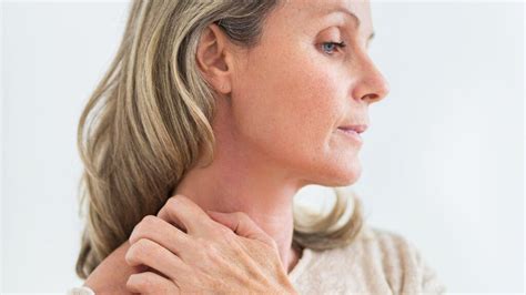 Rash On Neck Meaning Causes Itchy Red Bumpy Rash