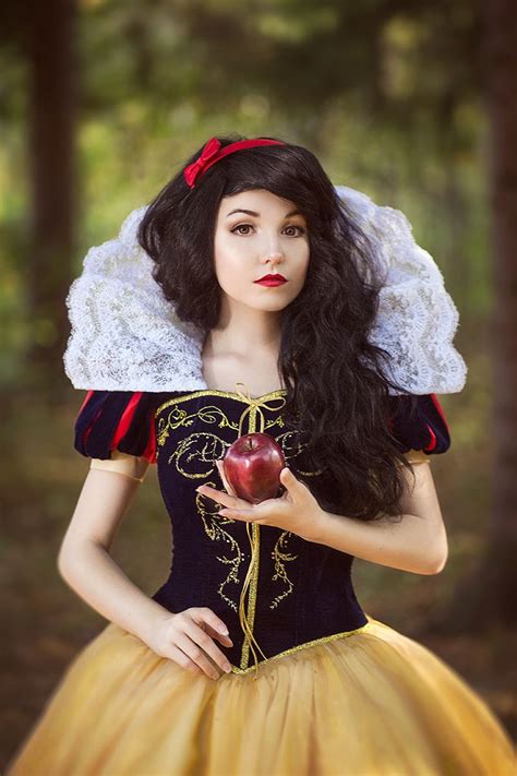 Christine As Snow White Cosplay By Kikolondon Deviantart