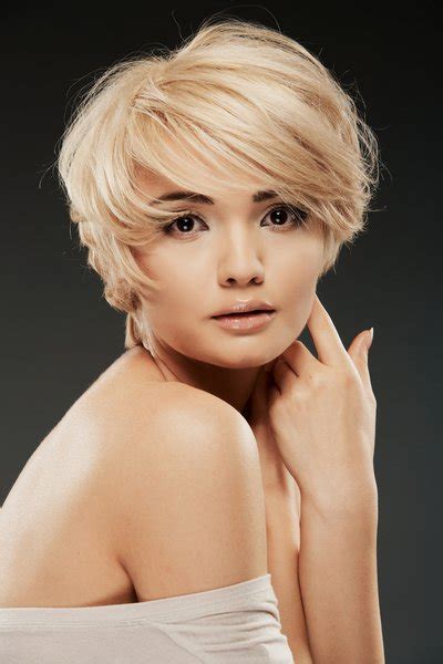 Hypnotic Short Hairstyles For Women With Square Faces