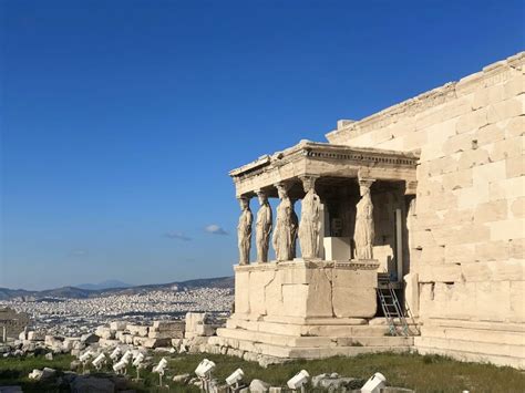 25 Famous Landmarks Of Greece To Plan Your Travels Around