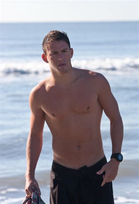 Dear john, i am glad to hear all is well with you. John (Channing Tatum) a torso nudo in spiaggia in una ...