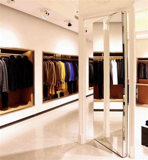 desain toko baju minimalis perlengkapan pria desain interior