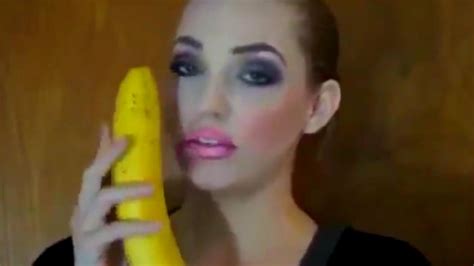 Las Formas Más Sexis De Comer Plátano Video El Gráfico Historias Y