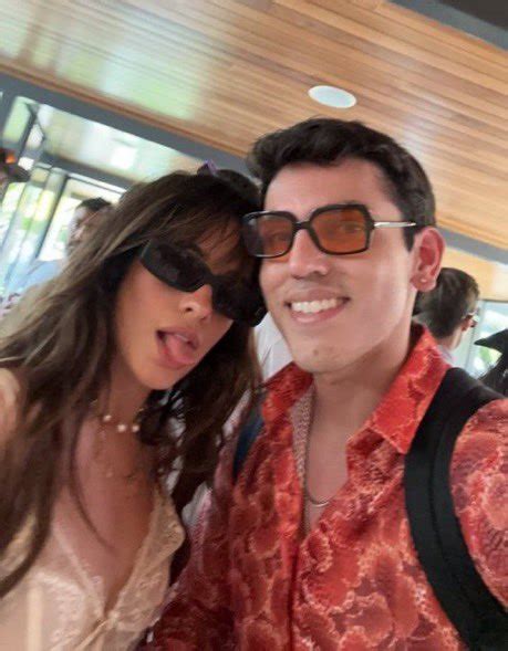 ricky cabello shawmila 👩🏻‍🎤🧑🏻‍🎤 on twitter camila s selfies with fans 👩🏻‍🎤💕 coachella2023