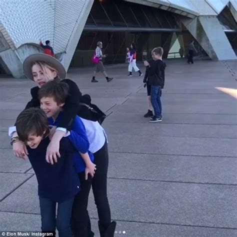 Amber heard enjoys a lunch date with boyfriend elon musk in la. Amber Heard dotes on Elon Musk's children | Elon musk ...