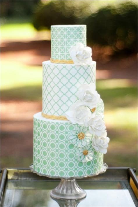 Here are some of my favorite finds for a shabby chic gold and mint wedding! Wedding Cakes With Flowers #796758 - Weddbook
