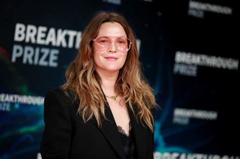 Drew barrymore's wardrobe malfunction is a major 2020 mood. Drew Barrymore addresses nose hairs, adult acne in new ...