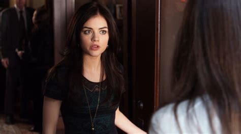 The 15 Best Aria Montgomery Outfits From Pretty Little Liars Season 1