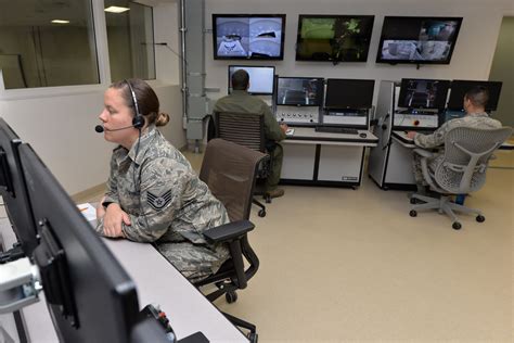 usafsam aerospace physiology training optimizes airmen s performance wright patterson afb