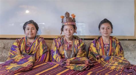 Presentan a candidatas que aspiran a la corona de Reina Indígena Sanjuanera