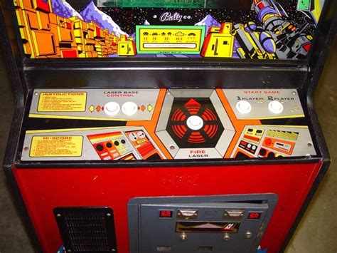 Retro Treasures Space Invaders Deluxe Arcade Cabinet
