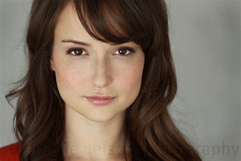 Lily Girl From Atandt 22 Photos Of Milana Vayntrub The Atandt Supervisor From The Commercial