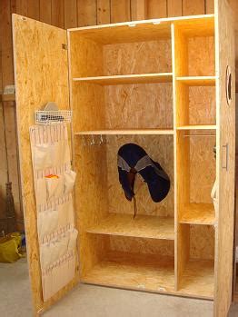 Einen kleiderschrank aus fermacellplatten selber bauen. Sattelschrank