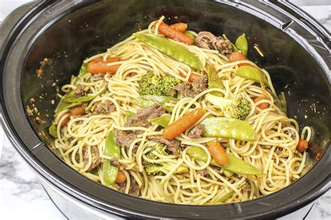 The Magical Slow Cooker Beef And Noodles Cavazos Majectuned
