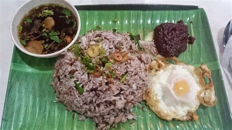 Nasi lemak berhantu , bukanlah ada hantu. Nasi Goreng Aruk + Telur Mata - PohonMas Cafe & Restaurant