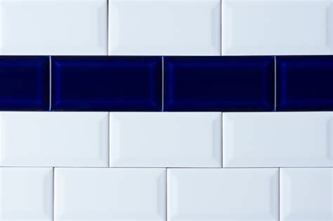 Metro fliesen wandsockel weiss 20x15cm. Metro Fliese weiß 7.5x15 BX | Jetzt kaufen bei dieFliesen.com