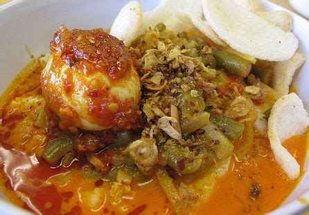 Resep lontong sayur betawi memang khas dan berbeda dengan lainnya. LONTONG SAYUR BETAWI ~ Resep Makanan Indonesia